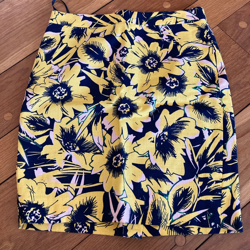 J CREW Pencil Skirt, Flower Pattern